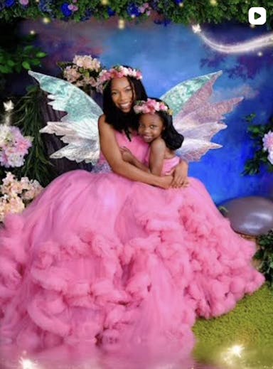 Mother-daughter fairy magic